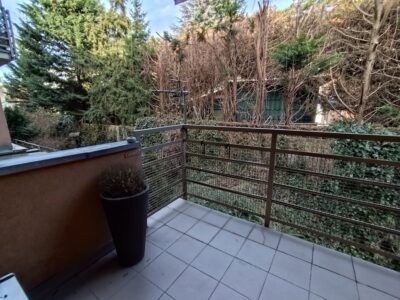 Do wynajęcia – 2 pokoje z garażem Jasne Błonia