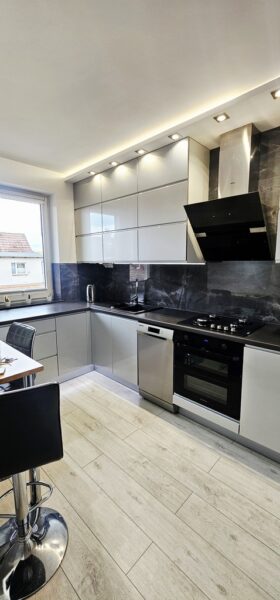 Komfortowe 2 pokoje w centrum Polic
