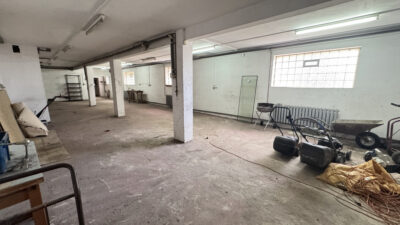 Na sprzedaż budynek pod mieszkania lub usługi