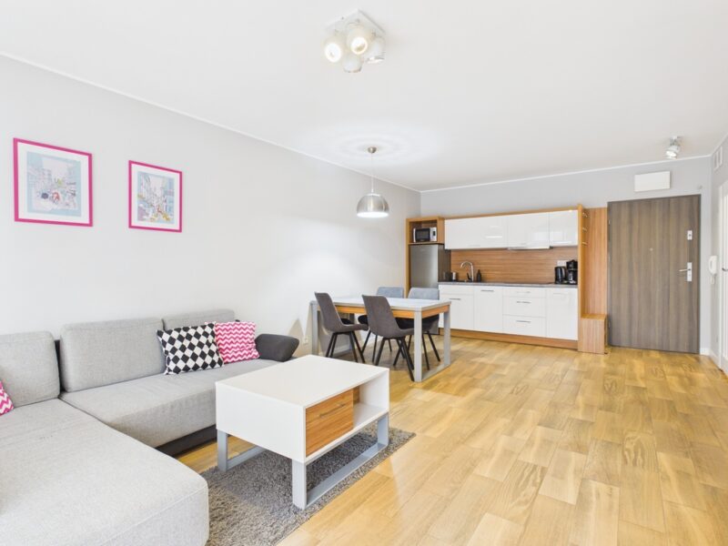 Wygodny apartament z balkonem w Pogorzelicy