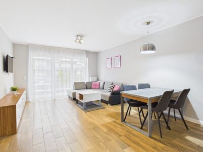 Wygodny apartament z balkonem w Pogorzelicy