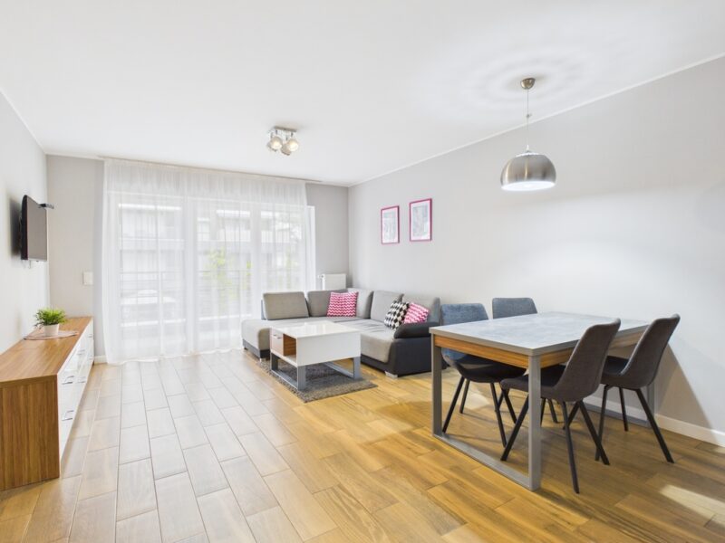 Wygodny apartament z balkonem w Pogorzelicy