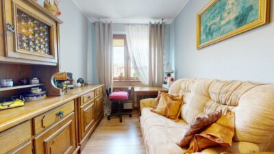 4 rozkładowe pokoje, duża kuchnia z jadalnią
