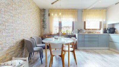 4 rozkładowe pokoje, duża kuchnia z jadalnią