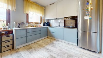4 rozkładowe pokoje, duża kuchnia z jadalnią