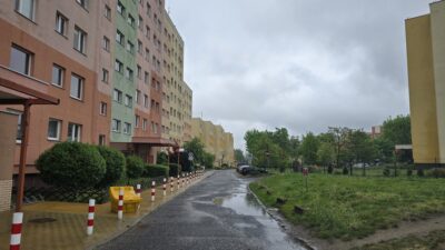 2 pokoje, balkon, parter-os. Słoneczne