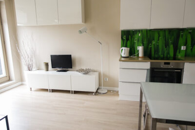 Centrum. Umebl. apartament 2pok. balkon 2300+340