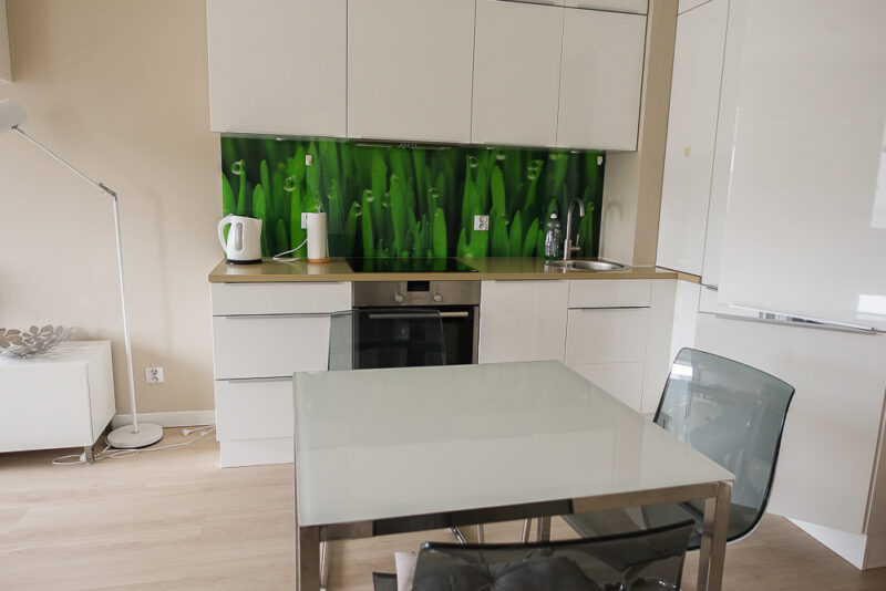 Centrum. Umebl. apartament 2pok. balkon 2300+340