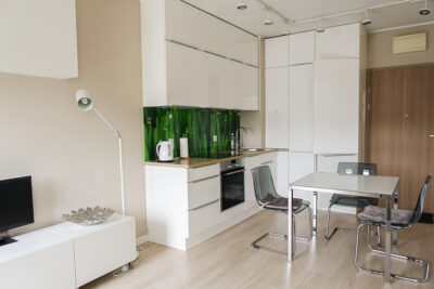 Centrum. Umebl. apartament 2pok. balkon 2300+340