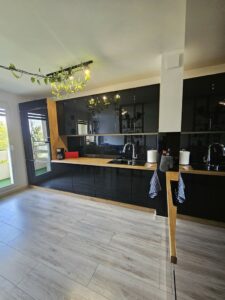 Po generalnym remoncie 3 pokoje ,balkon !!