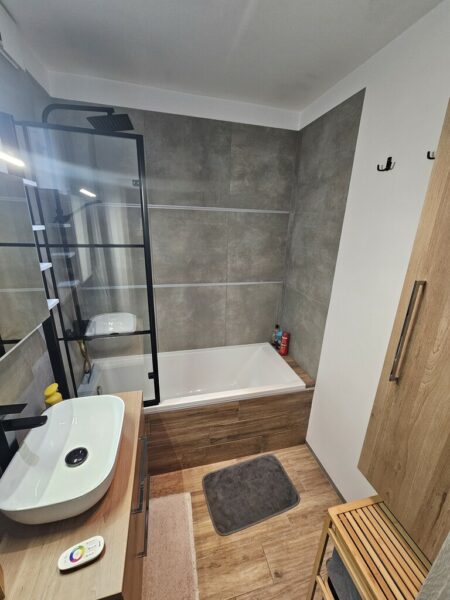Po generalnym remoncie 3 pokoje ,balkon !!
