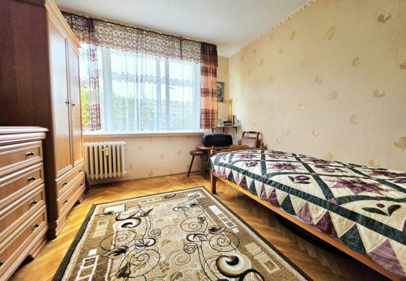 2 pok. w niskim bloku przy Królewicza Kazimierza!