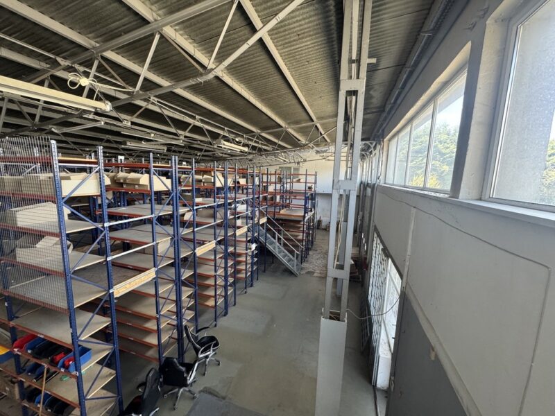 Hala magazynowa z biurami na wyynajem-460m2.
