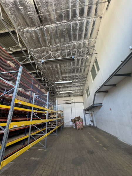Hala magazynowa z biurami na wyynajem-460m2.