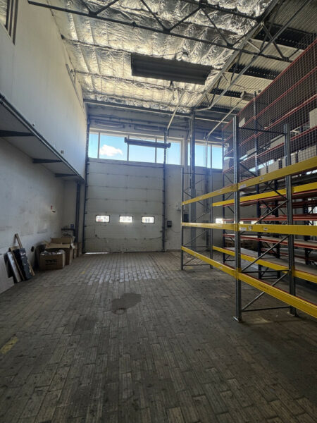Hala magazynowa z biurami na wyynajem-460m2.