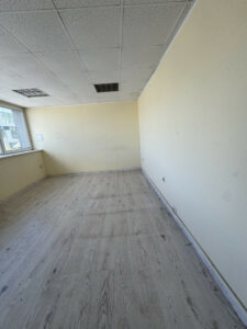 Hala magazynowa z biurami na wyynajem-460m2.