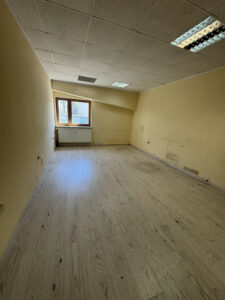Hala magazynowa z biurami na wyynajem-460m2.