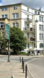 Na sprzedaż 3 pokoje z widokiem na Plac Odrodzenia