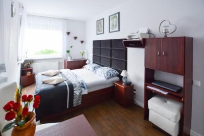2 dwa pokoje, balkon, garaż