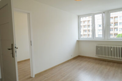 Pl. Rodła 2 pokoje 34,5 m2 po remoncie, II p.