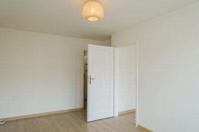 Pl. Rodła 2 pokoje 34,5 m2 po remoncie, II p.