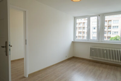 Pl. Rodła 2 pokoje 34,5 m2 po remoncie, II p.