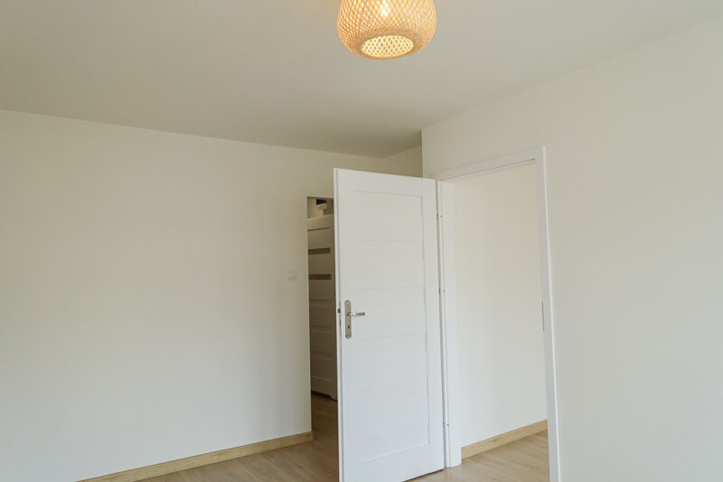 Pl. Rodła 2 pokoje 34,5 m2 po remoncie, II p.