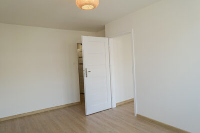 Pl. Rodła 2 pokoje 34,5 m2 po remoncie, II p.