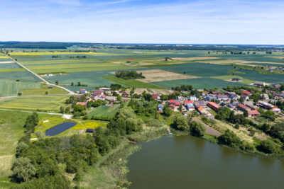 Działka z linią brzegową jeziora Babin