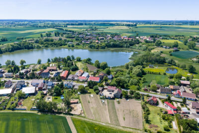 Działka z linią brzegową jeziora Babin