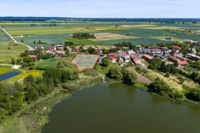 Działka z linią brzegową jeziora Babin