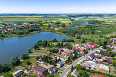 Działka z linią brzegową jeziora Babin