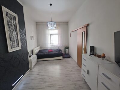 Duże 4 pokojowe mieszkanie-wysoki parter. 77,58m2