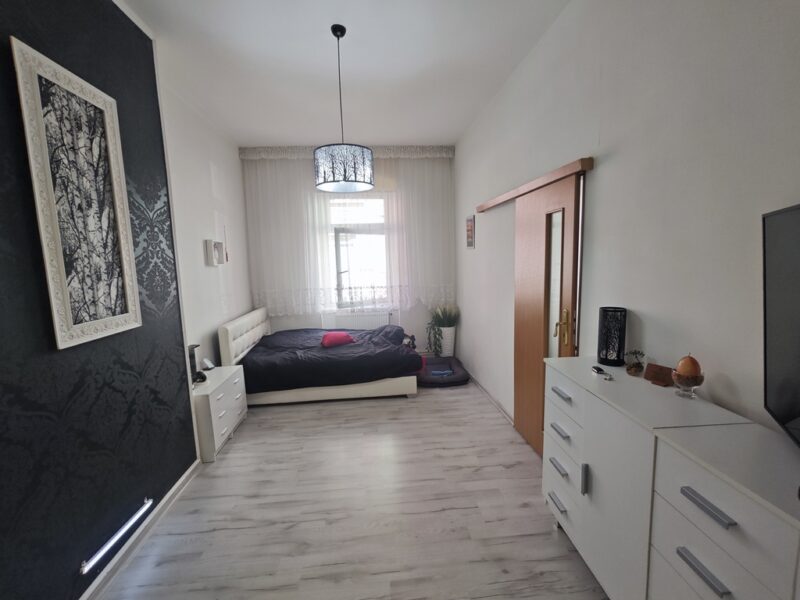 Duże 4 pokojowe mieszkanie-wysoki parter. 77,58m2