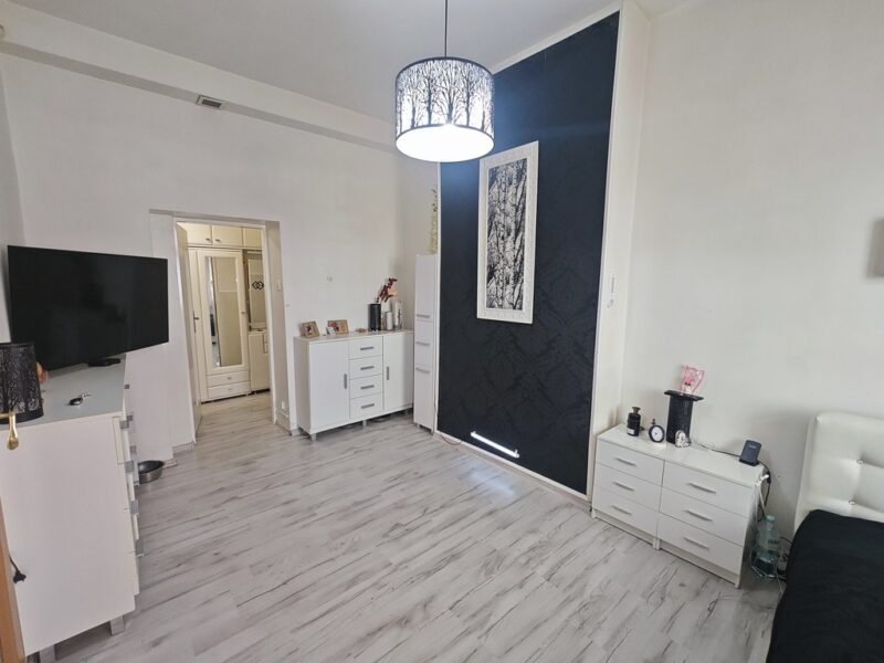 Duże 4 pokojowe mieszkanie-wysoki parter. 77,58m2