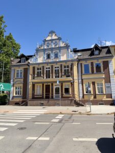 2 przestronne pokoje w klimatycznej kamienicy