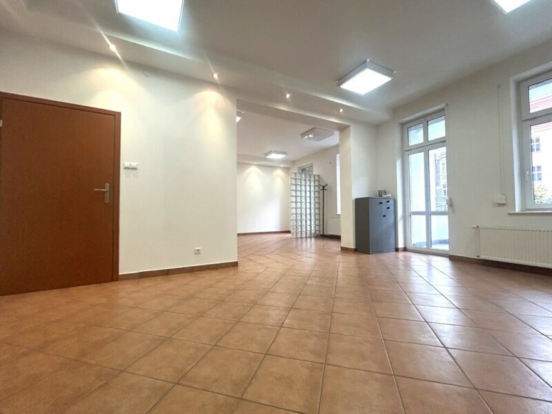 Wyremontowany lokal z wejściem z ulicy