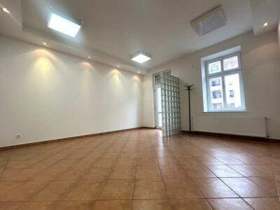 Wyremontowany lokal z wejściem z ulicy