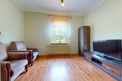 Dom wolnostojący w zielonej okolicy, duża działka