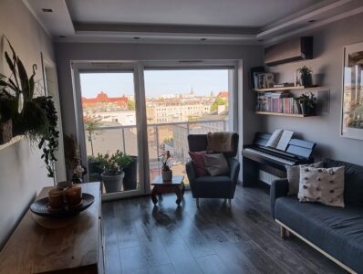 Garderoba| klimatyzacja| balkon| opcja m.postojowe