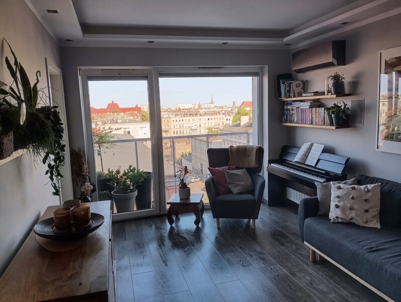 Garderoba| klimatyzacja| balkon| opcja m.postojowe