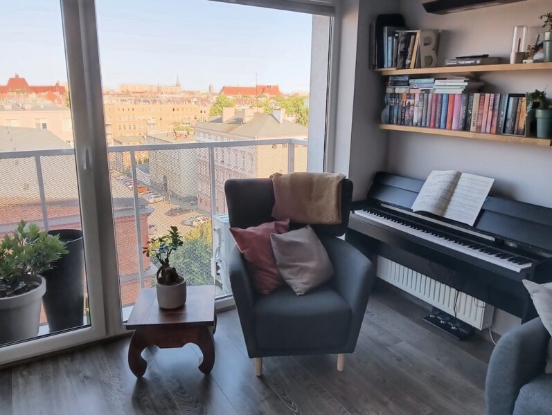 Garderoba| klimatyzacja| balkon| opcja m.postojowe
