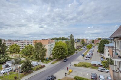 3 pokoje z balkonem i miejsce parkingowe w cenie