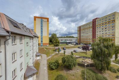 3 pokoje z balkonem i miejsce parkingowe w cenie