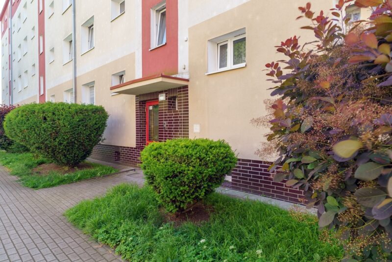 Klonowica, 2 pok. II piętro - 32 m2, do remontu,