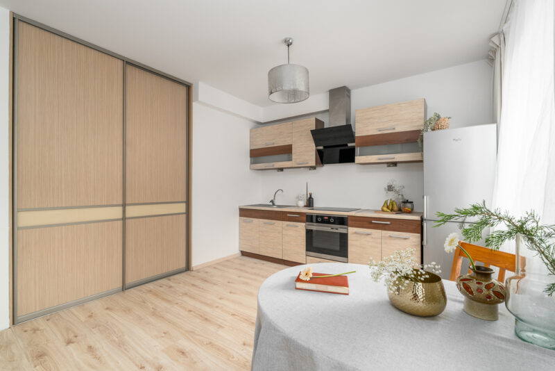 Na wynajem duża kawalerka z garażem na Warszewie