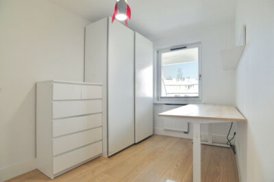Blisko parku apartament z balkonem oraz garażem