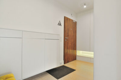Blisko parku apartament z balkonem oraz garażem