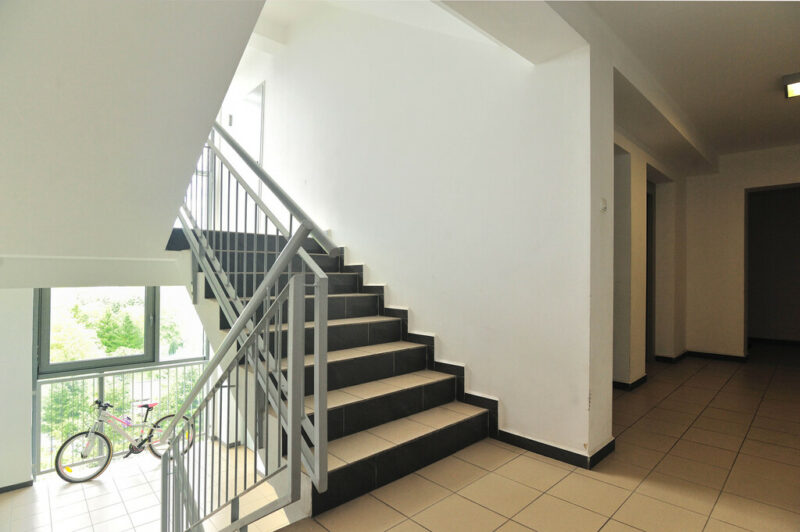 Blisko parku apartament z balkonem oraz garażem