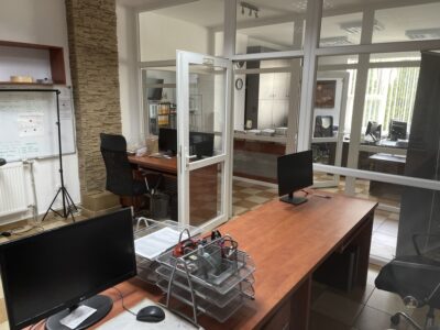 Gotowy budynek biurowo-magazynowy blisko centrum